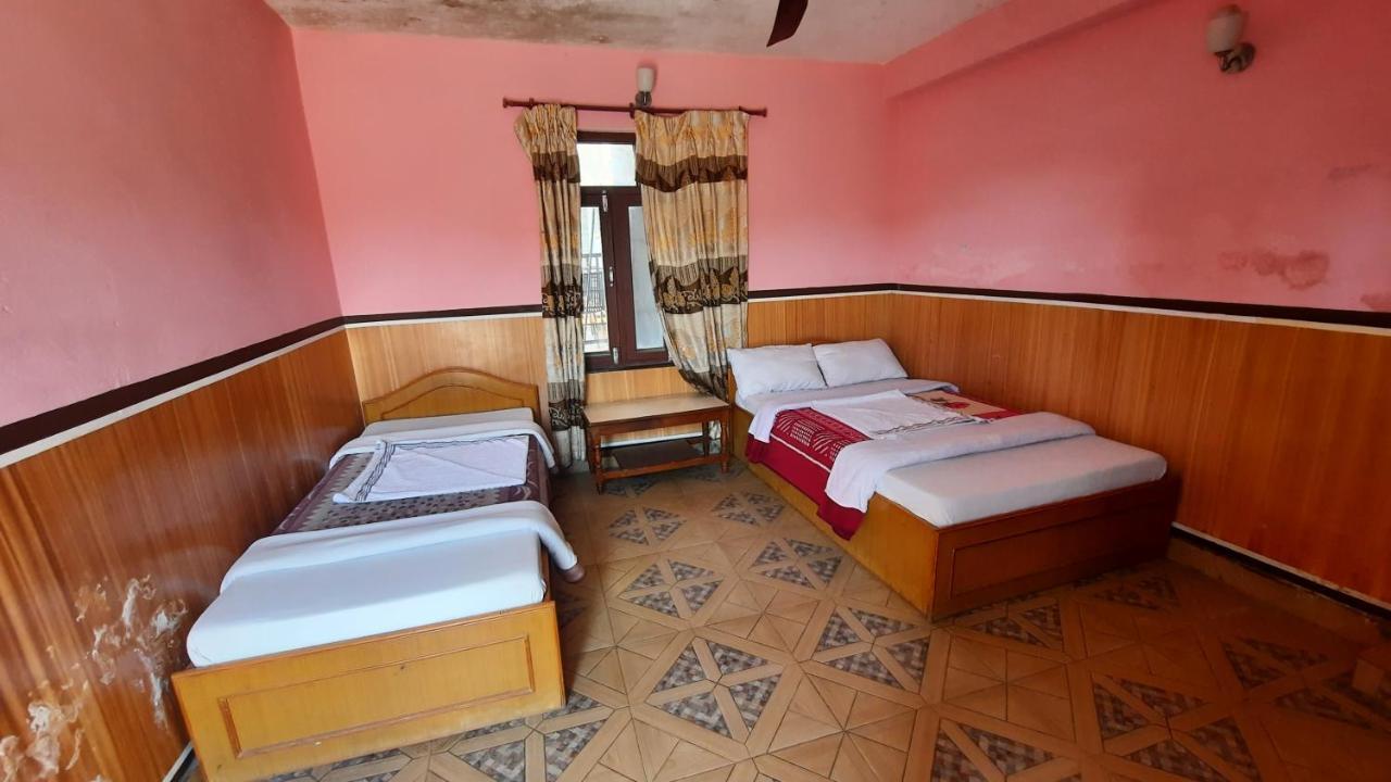 Hotel Lake Garden Pokhara Kültér fotó