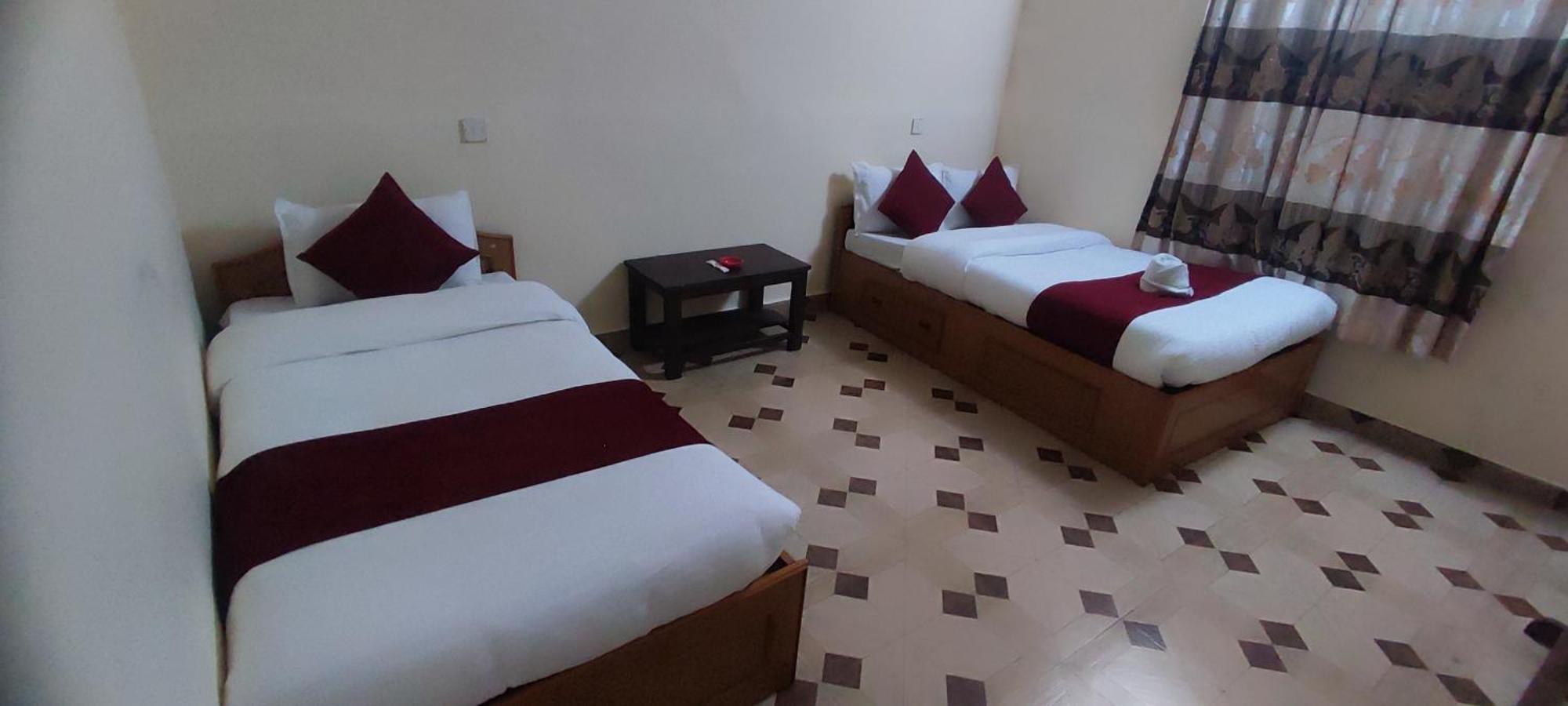 Hotel Lake Garden Pokhara Szoba fotó
