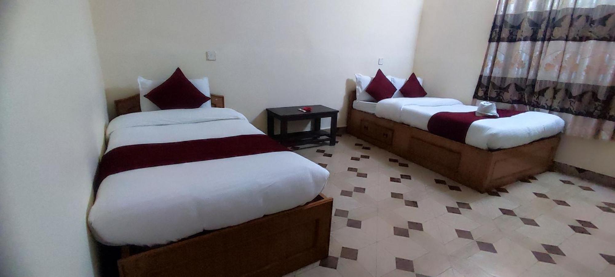 Hotel Lake Garden Pokhara Szoba fotó